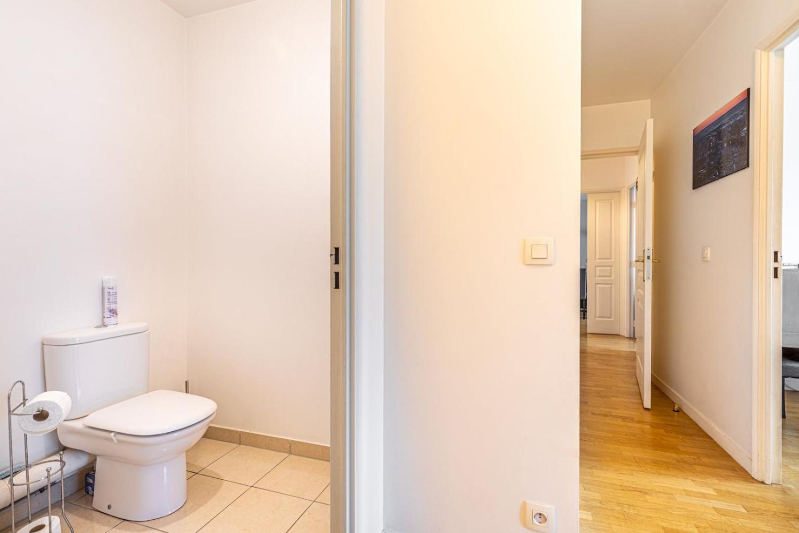 Guestready - Red Letters In Montrouge Apartment Exterior foto